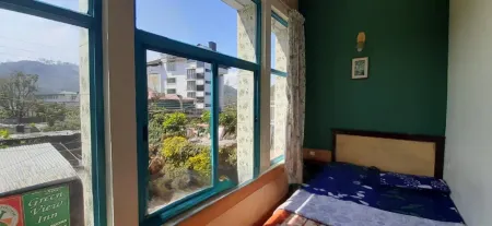 Greenview Holiday Inn