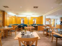 Hotel am Schlosspark , Wiesbaden Hotels near Biebrich