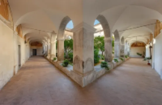 奇歐斯特羅之家酒店