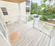 Bayside Oyster.  3 Bedroom. 3 Bath. 2 Min. Walk to Beach. Stunning Sunsets