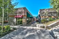 Located @ Everline Resort & Spa, Pools/Spas/Golf/Skiing/Ski-in & out/Ice Skating Hotels in Olympic Valley