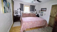 Charming cottage Pet Friendly 1 BR Tranquil Steele Wifi John W Inzer Museum附近的飯店