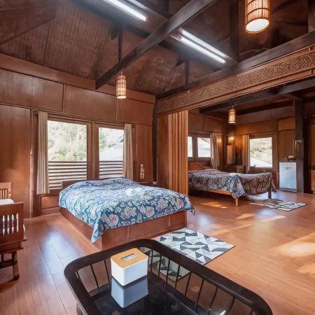 Tharnthong Lodge
