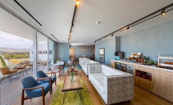 Leonardo Plaza Cypria Maris Beach Hotel & Spa