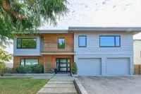 3 BR Seaside Bliss-Close to the beach-OCEAN VIEW!