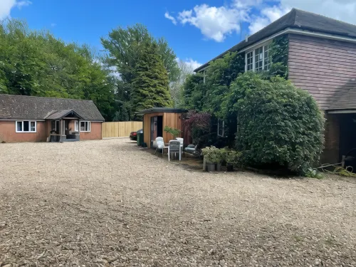 Da Vinci Guest House & Guest Parking, A Real Gem Hotels in Colgate