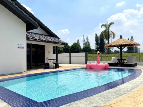 A'FAMOSA Pool Villa by S&T Homez Hotel di Tampin Tengah