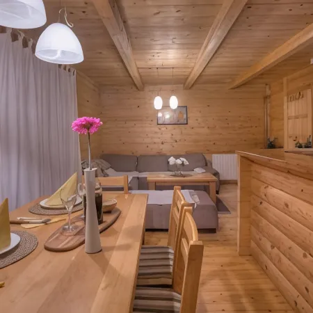 Villa Natural Wood