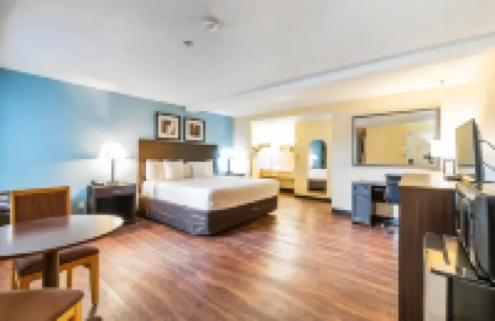 Days Inn by Wyndham Federal Way - Parkplatz