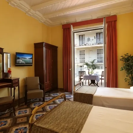 Hotel Nouvel Отели рядом с достопримечательностью «Старый город»