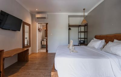 Superior King Room Canggu Hype Photo