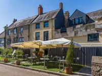 The Ancient Gatehouse & Rugantino Restaurant Hotels in Wells