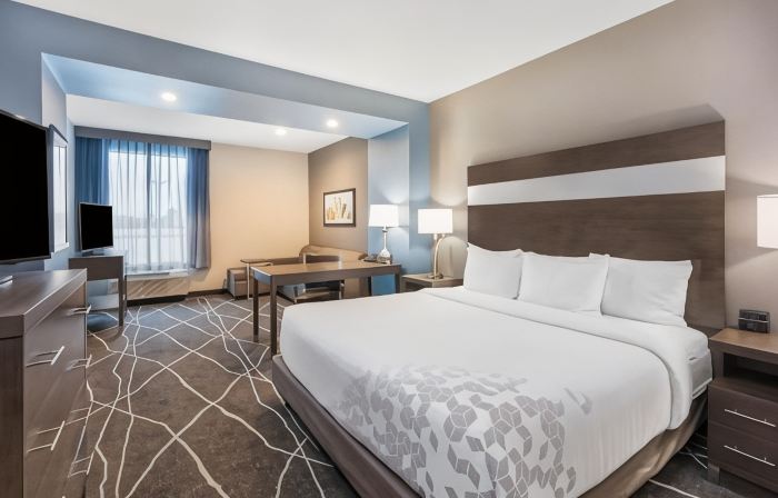 La Quinta Inn and Suites by Wyndham Houston Spring South