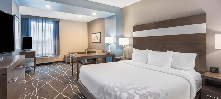 La Quinta Inn and Suites by Wyndham Houston Spring South Hotels in Spring