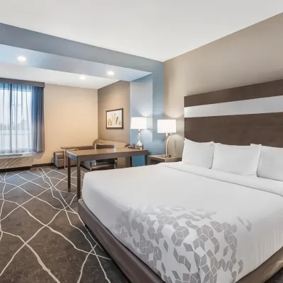 La Quinta Inn and Suites by Wyndham Houston Spring South Hotels near Founders Baptist Church