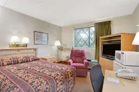 Super 8 by Wyndham Stamford/New York City Area Hotels in Stamford