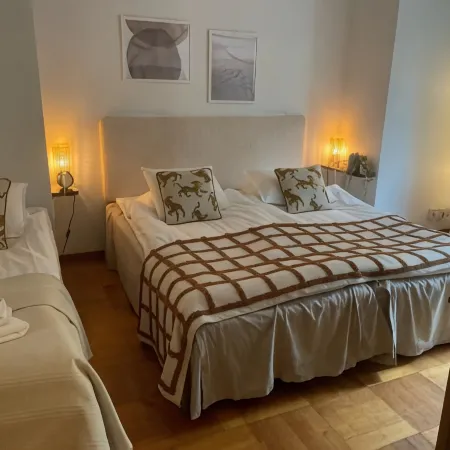 Ewa & Maude Hotel Отели рядом с достопримечательностью «Крепость Эльвсборг»