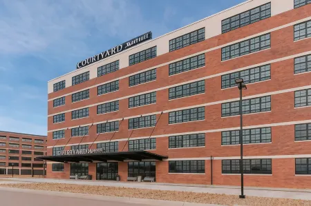 Courtyard Waterloo Cedar Falls