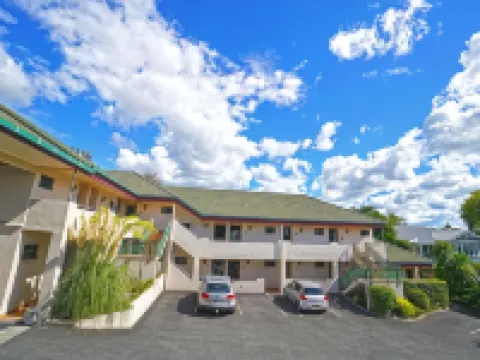 Ashwood Manor Motor Lodge Hotels near Reformed Church of Hamilton