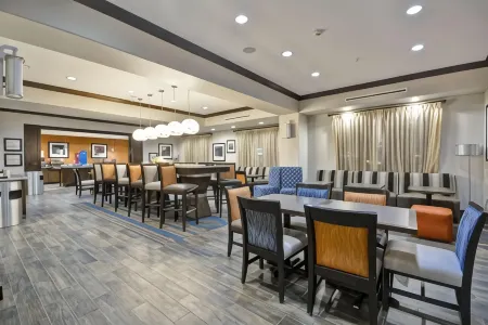 Hampton Inn Kenedy