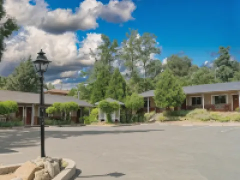 Mariposa Lodge Hotels in Mariposa