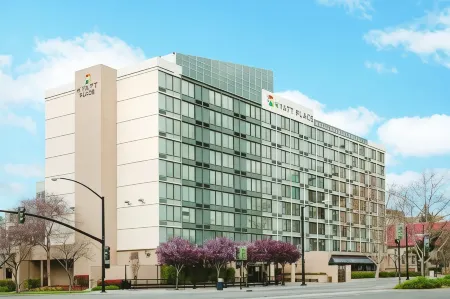 Hyatt Place San Jose Отели рядом с достопримечательностью «Хэппи Холлоу парк и зоопарк»