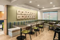 Oxford Suites Redding