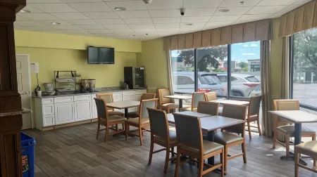 Super 8 by Wyndham Albany