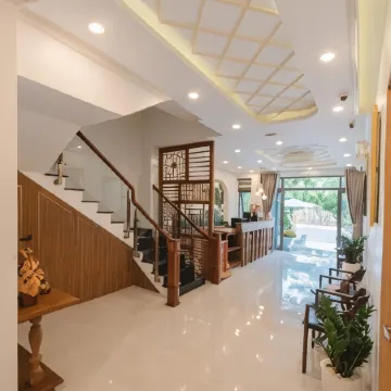 West Lake Hotel - Near Bai Dai Beach