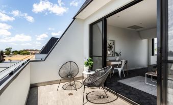 Urban Rest Port Adelaide Apartments