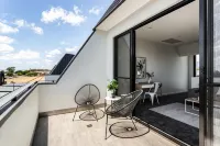 Urban Rest Port Adelaide Apartments Hotels in Port Adelaide