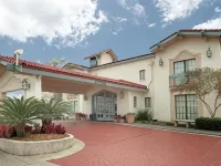 La Quinta Inn by Wyndham New Orleans West Bank / Gretna Hotels near Bodenger Park