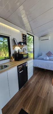 Cozy modern farm Cabin. Enjoy the relaxing rural vibe just 40 minutes from CBD Hotels in Waitoki