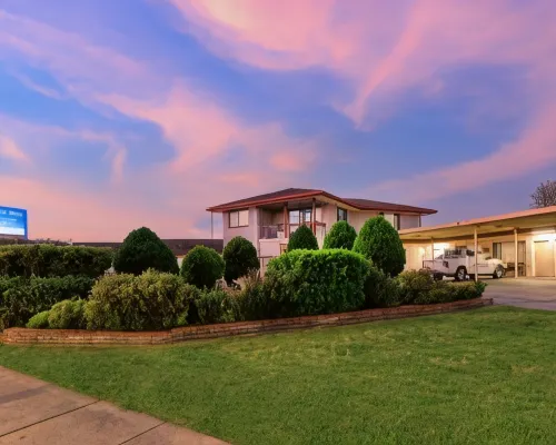 Sapphire City Motor Inn Hotels in Inverell