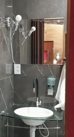 Luxurious Loft in the Center of Niterói Отели рядом с достопримечательностью «Praia de Charitas»