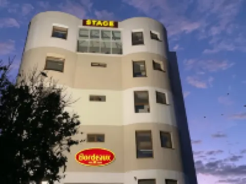 ヴィラ ボルドー ガラツのホテル