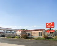 Econo Lodge - parking