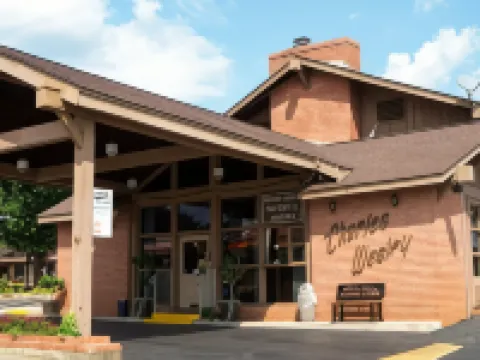 Charles Wesley Motor Lodge Downtown Broken Bow- Hochatown Hotels in Broken Bow