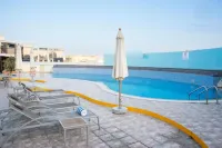Sunday Hotel Holiday International Dubai - Yüzme Havuzu