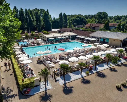 Hu Venezia Camping in Town Hoteles cerca de Instituto Universitario Salesiano Venezia - IUSVE