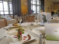 Logis Auberge des Vieux Chenes Hotels in Malemort