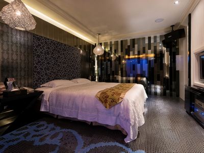 Refinement Motel
