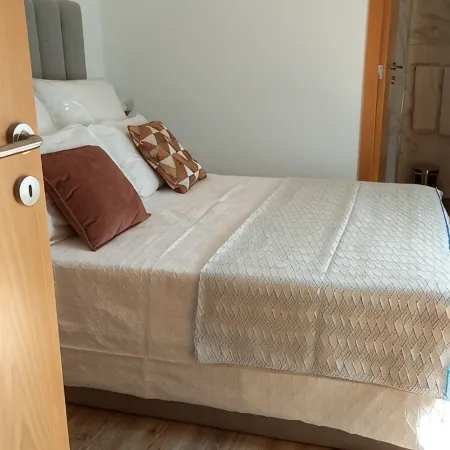 CASA MIRA DOURO marina beach 5mnts on foot caves, Porto bridge 5mnts by car