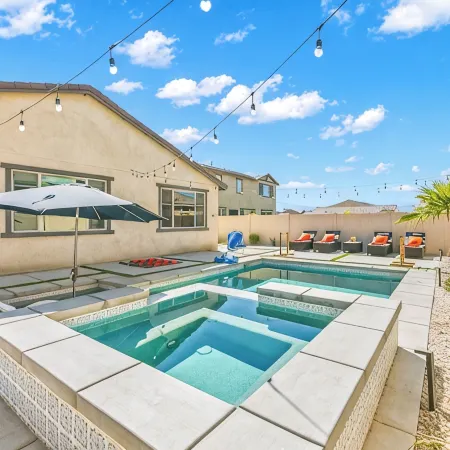 New Pool+Spa+Games+Large BBQ+Designer+Beautiful