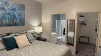Executive 2 Bedroom Condo. Amazing Lakefront Views. Top Floor.  No Stairs. - Træningscentre