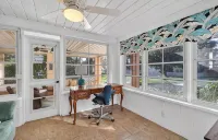 10 Min Walk to DT! Fire Pit-Pet Friendly! A True DT Retreat!