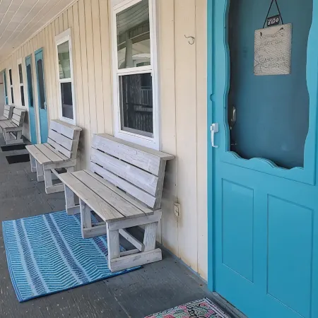 ON ISLAND Ocean View Campy Studio