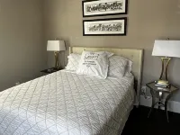 Spacious living in Historic Georgetown with shops, dining, museums steps away! Hotels in Georgetown
