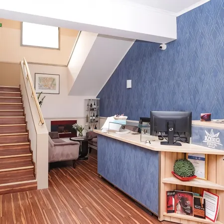 König Hotel Отели в г. Печ
