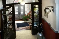 Blue Doors Hostel Altstadt